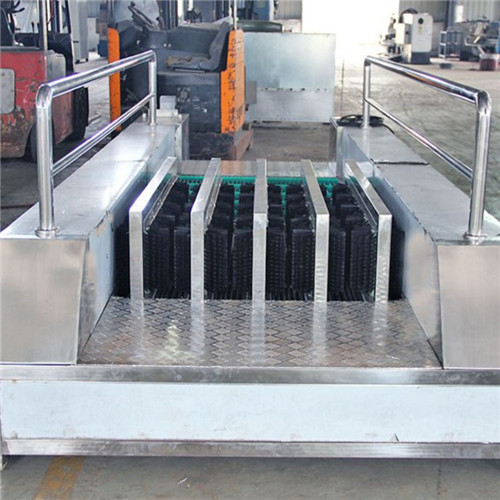 中重智能一批洗靴機(jī)發(fā)往湖北咸寧